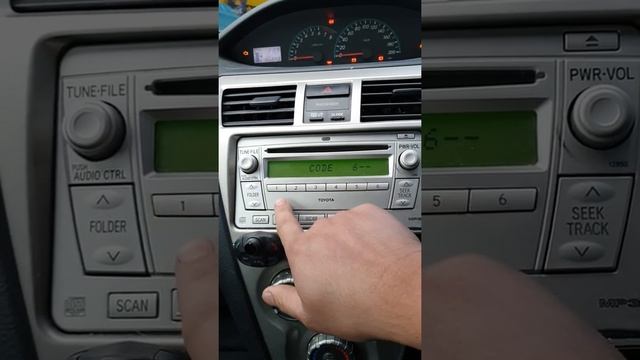 How to enter security code on Toyota radio смотреть онлайн