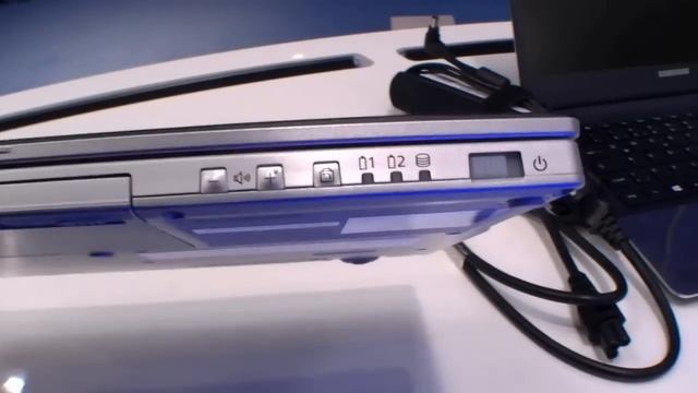 Hands-on with the Panasonic Toughbook CF-AX2 Business flip-over Windows 8 Ultrabook смотреть онлайн
