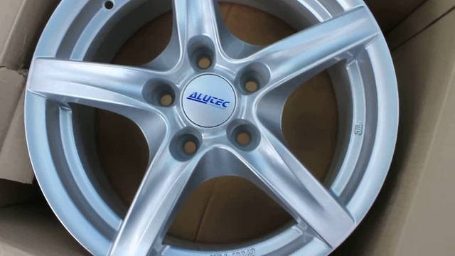 felgi aluminiowe Alutec Grip srebrne смотреть онлайн