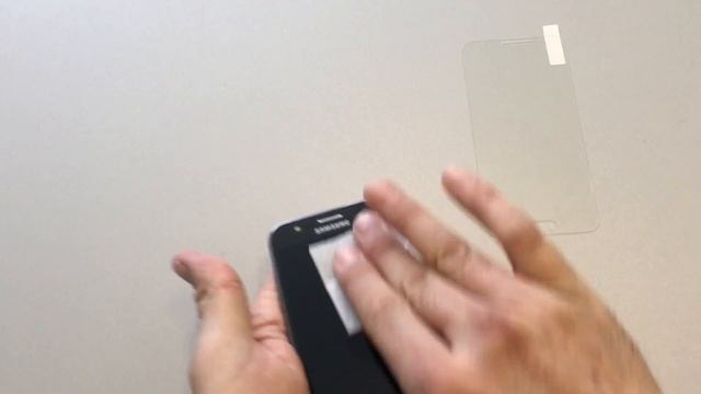 Как наклеить защитное стекло на телефон Samsung Galaxy J5 смотреть онлайн