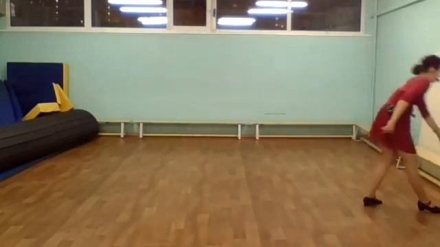 2020.10.29 Онлайн занятия студия исторического танца "Фарандола" Мазурка 5 па основные движения смотреть онлайн