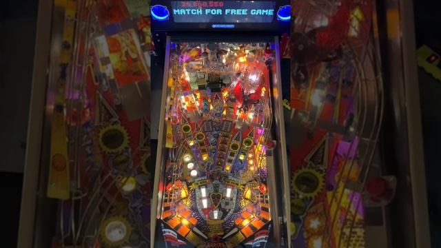 4K Virtual Pinball vs Real Pinball (Medieval Madness) Comparison смотреть онлайн