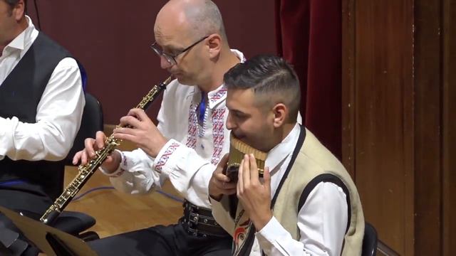 1. Sârba de concert - Ghe. Bazavan / Corul Euphonia & Taraf (dirijor Pr. Dumitru Codrut Scurtu) смотреть онлайн