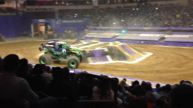 Monster Jam Columbia SC 2018 Grave Digger Timed Trial смотреть онлайн