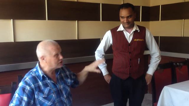 День рождения в лучшем ресторане Ришикеша (Индия) смотреть онлайн