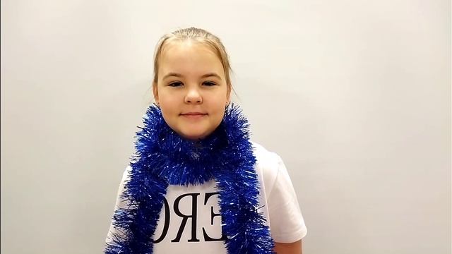 Новогоднее поздравление от учащихся ГУО "Гимназия №3 им. О.И. Соломовой г. Гродно" (6 "М" класс) смотреть онлайн