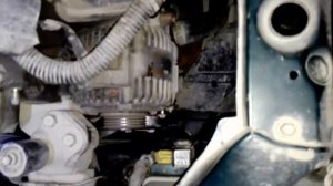 Снятие Генератора с Toyota Yaris Verso Funcargo