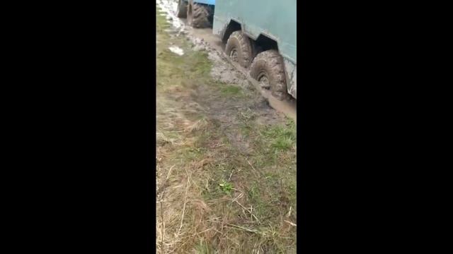 Весна/Урал Застрял смотреть онлайн