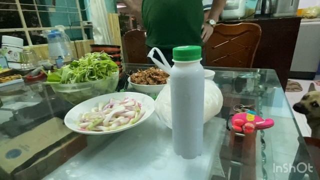 Вьетнам. Нячанг. Едим змею и пляжных крабов. Ужин с вьетнамцами.