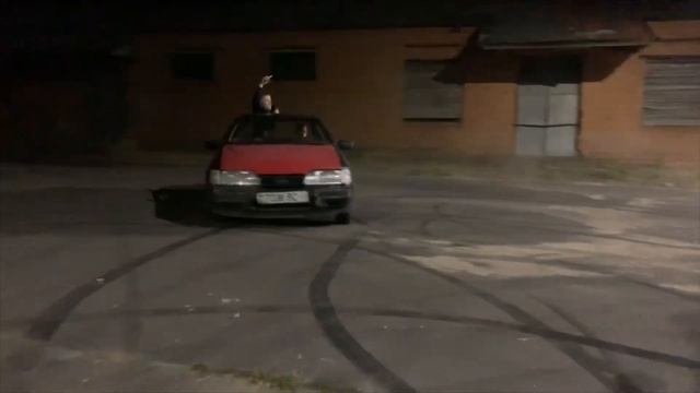 Очередные выходные. Дрифт на Ford Sierra.