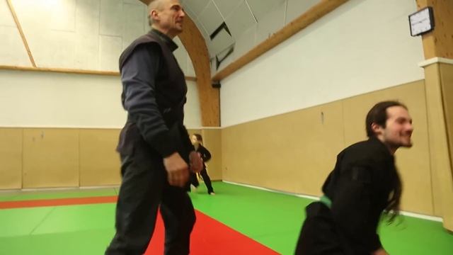 La meilleur école de ninjutsu en France - Le monde des arts martiaux- BERNARD BORDAS 忍者