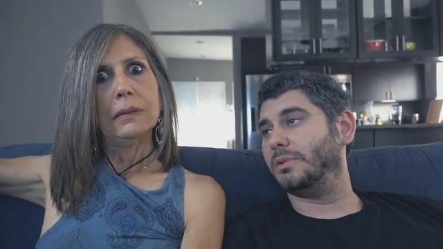 h3h3 ЧИТАЮ ОБИДНЫЕ КОММЕНТАРИИ С МАМОЙ [RUS VO] смотреть онлайн