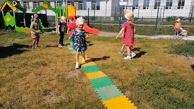 Сиреневая (старшая группа). Прогулка смотреть онлайн