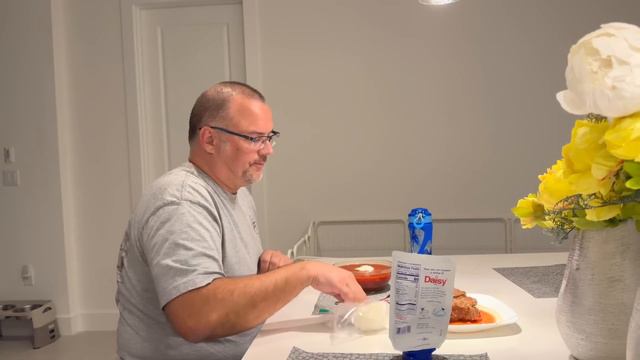 США Влог Завтрак За это может быть Штраф 20 лет спустя Вечерняя рутина Вовы Семейный ВЛОГ USA смотреть онлайн