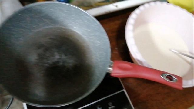 Готовлю блины на молоке на завтрак смотреть онлайн