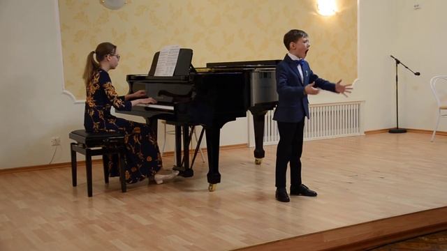 "Дикая роза" Ф.Шуберт исполняет Виктор Скоробродов смотреть онлайн