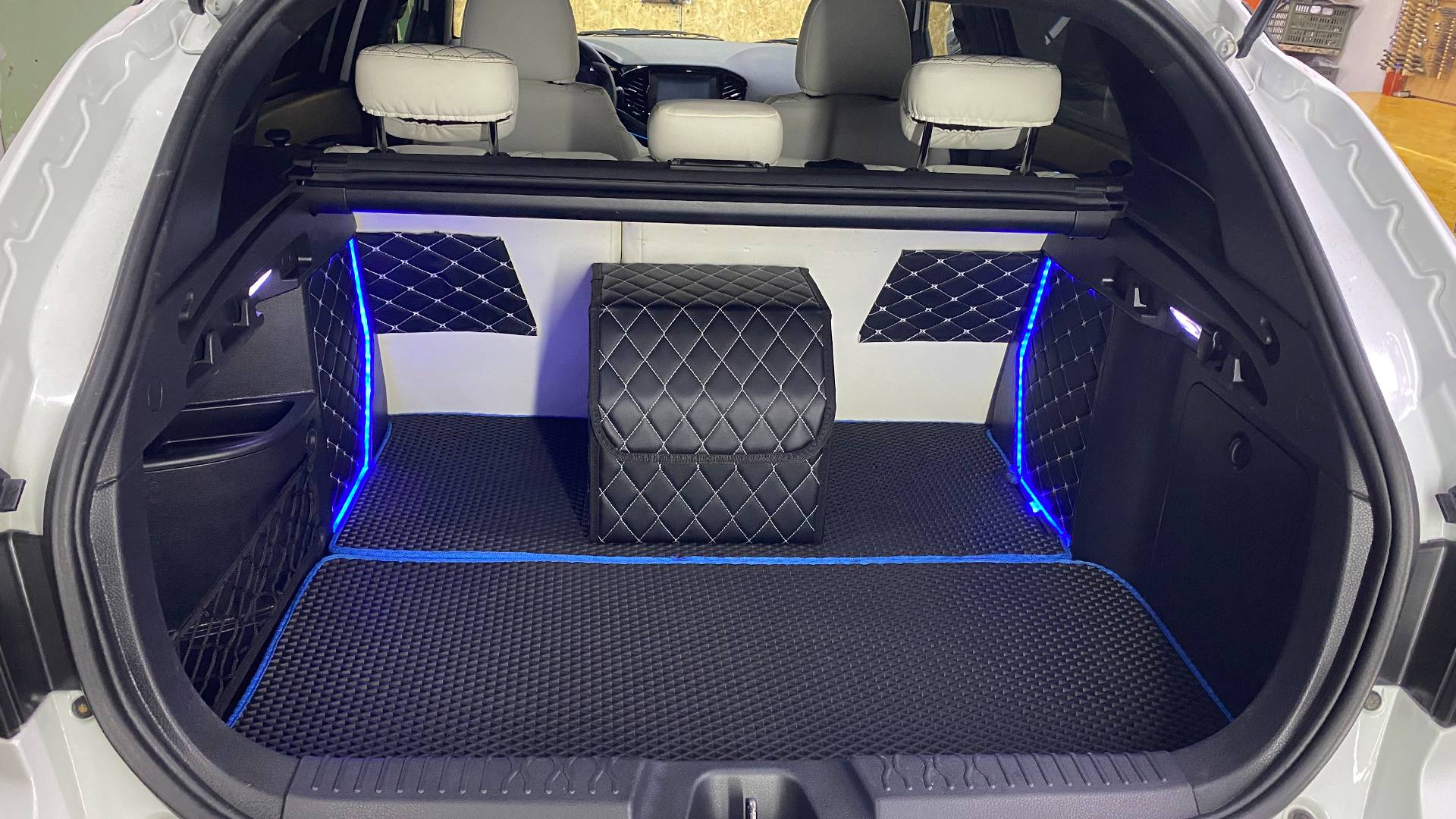 Стильная инсталляция багажника Lada Vesta SW // Стайлинг багажника Веста СВ смотреть онлайн