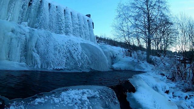 Замерший водопад на реке Старая Кенка смотреть онлайн