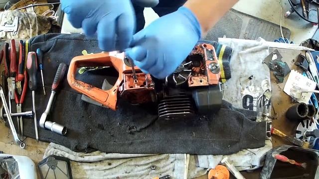 Disassembly of Husqvarna 246 chainsaw for spare parts Бензопила Хускварна 246 на запчасти смотреть онлайн