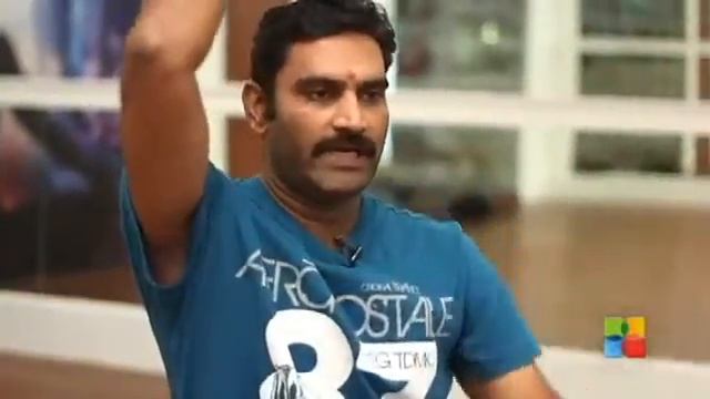 How to do Utkatasana (Chair Pose) смотреть онлайн