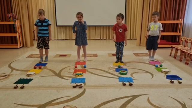 Дефектологоритмика. Музыкальная игра на переключение с массажными ковриками