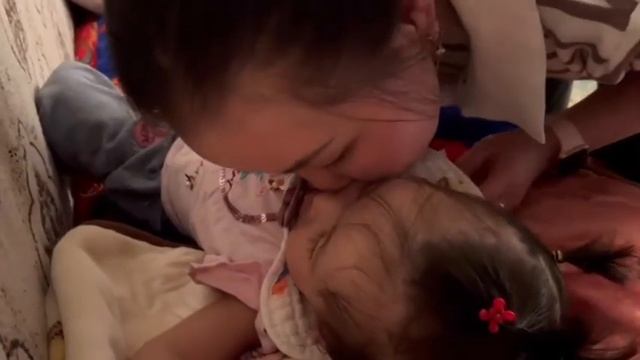 И ВСЕГДА ТЫ ПРЕКРАСНА ЖЕНЩИНА, И ДЛЯ КАЖДОГО ТЫ ОДНА... смотреть онлайн