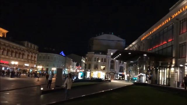 Маленькая прогулка по Москве: ЦУМ, Петровский Пассаж, Ткемали, уличные музыканты смотреть онлайн