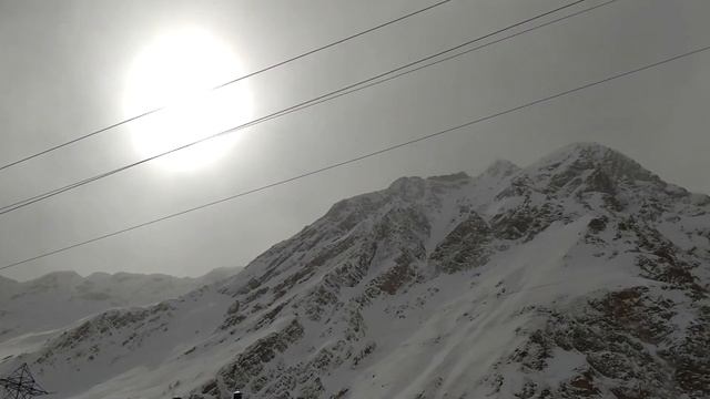 Очередь на поляне Азау, Приэльбрусье смотреть онлайн