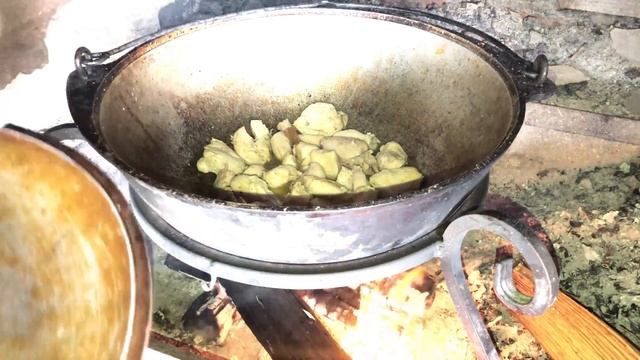 Готовлю с сыном суп Харчо по собственному рецепту на костре. смотреть онлайн