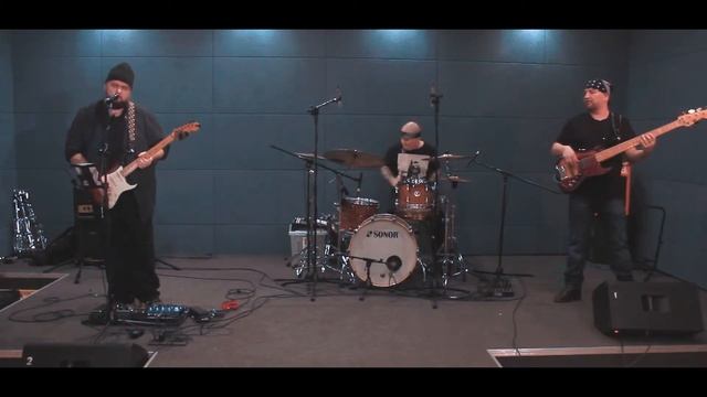 Запись репетиции музыкантов / Very Loud Trio / VLT смотреть онлайн