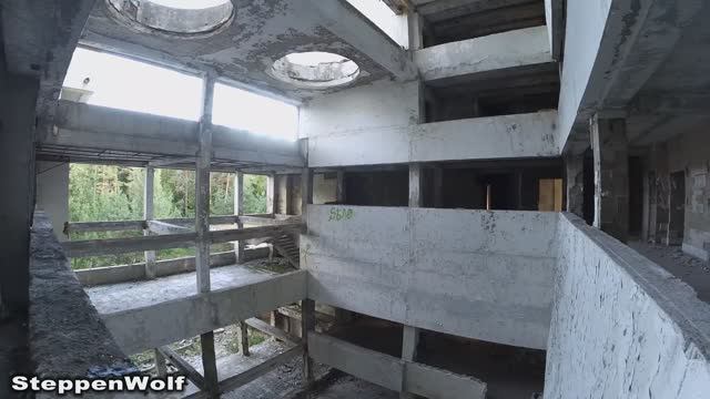 "ХЗБ" нервно курит в сторонке / Мега фантастическая заброшка / Бомбический Сталк / смотреть онлайн