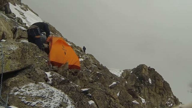 NorthwallTeam Шхара по 5Б Хергиани. Лагерь 2 на стене смотреть онлайн
