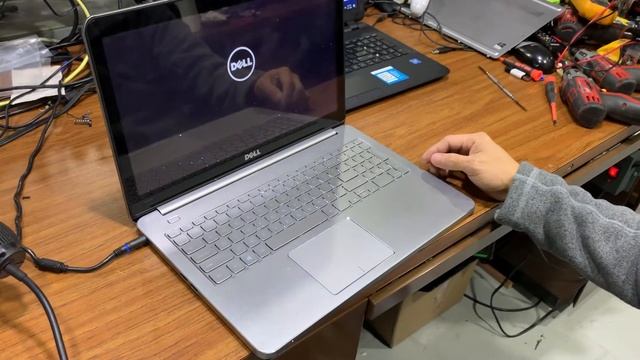 Auto cut off feature on Dell Inspiron 15 7537 смотреть онлайн