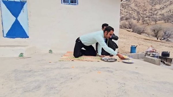 "hand in hand" or "education and support for cancer patients".