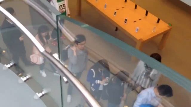 Apple Store Shanghai Now 2016 смотреть онлайн