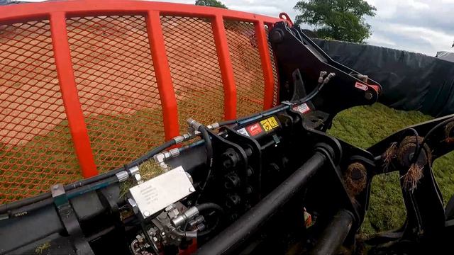 Millman Contracting Demoing the Albutt Folding Push Off Buckrake! смотреть онлайн