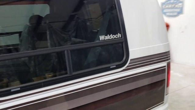 1995 Ford e-150 Waldoch conversion van. super clean 351 V8 смотреть онлайн