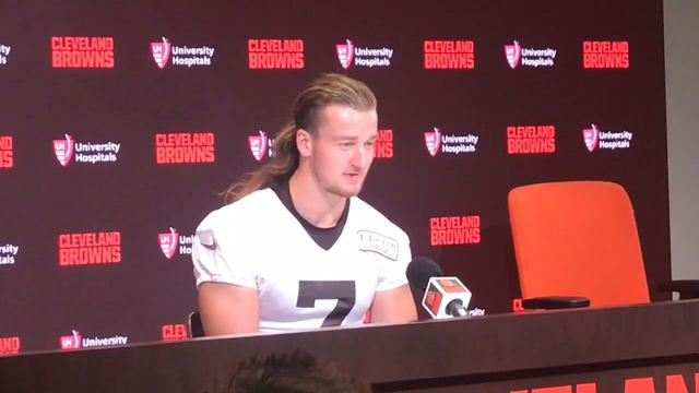 Browns punter Jamie “The Scottish Hammer” Gillan on making team смотреть онлайн