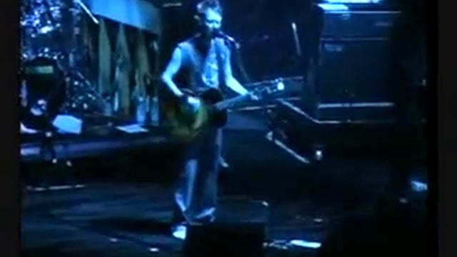 Radiohead - There There (Live in Nimes 14-07-2003) смотреть онлайн