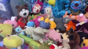 ИГРУШКИ В КРУЖКЕ 2 из МАГАЗИНА МАГНИТ В АВТОМАТЕ ХВАТАЙКА