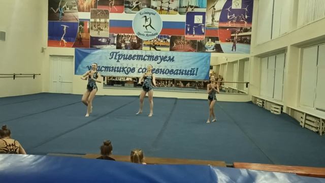 Т Коваленко Кира-Виктория Карпова Ярослава Юдакова Николь 13-19 вольтиж смотреть онлайн