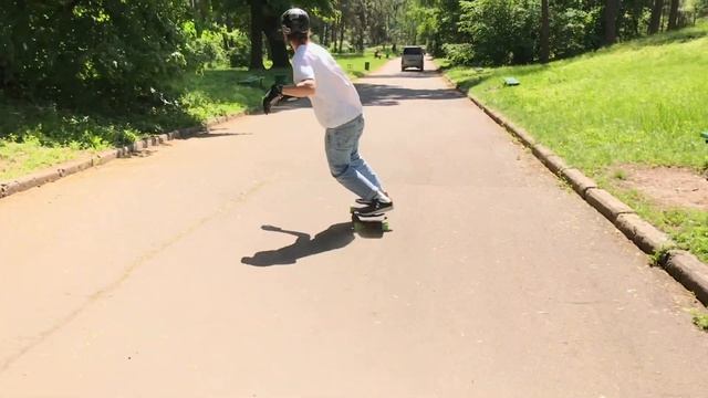 Как катать фрирайд на лонгборде | Downhill skateboarding | Делаем слайды смотреть онлайн