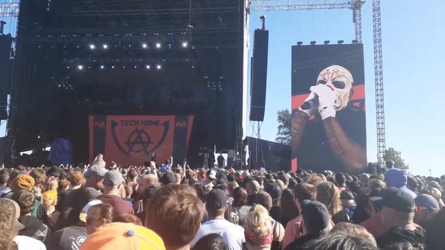 I went to knotfest...Tech n9ne be spazzing without no backup..😌💀 смотреть онлайн