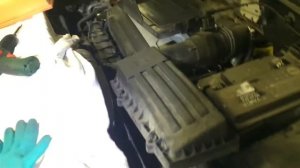 Замена воздушного фильтра Tiguan 2.0 TSI