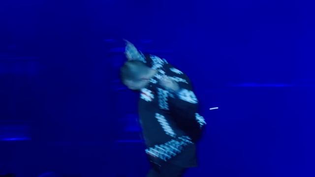 Ezhel - Pavyon (Volkswagen Arena Live 2019) смотреть онлайн