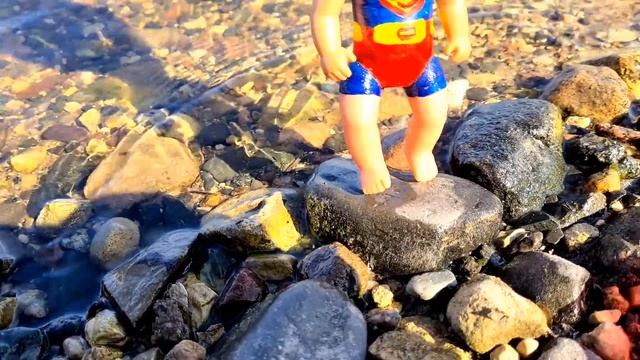 ГДЕ МАКС!? ОН БЫЛ В КРУГЕ! УТОНУЛ? Катя и Макс веселая семейка смешные куклы Барби Даринелка ТВ смотреть онлайн