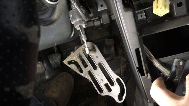 Приора. Ремонт печки. Замена моторедуктора. Часть-1. смотреть онлайн