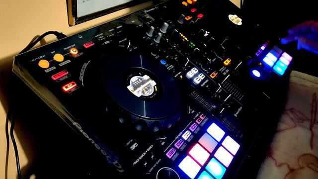 VIRTUAL DJ 2021 + PIONNER DDJ 800 смотреть онлайн