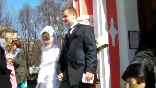 12 - Выход из церкви.MP4 смотреть онлайн