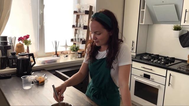 Красим яйца НАТУРАЛЬНЫМИ КРАСИТЕЛЯМИ: куркумой и паприкой /easter eggs смотреть онлайн